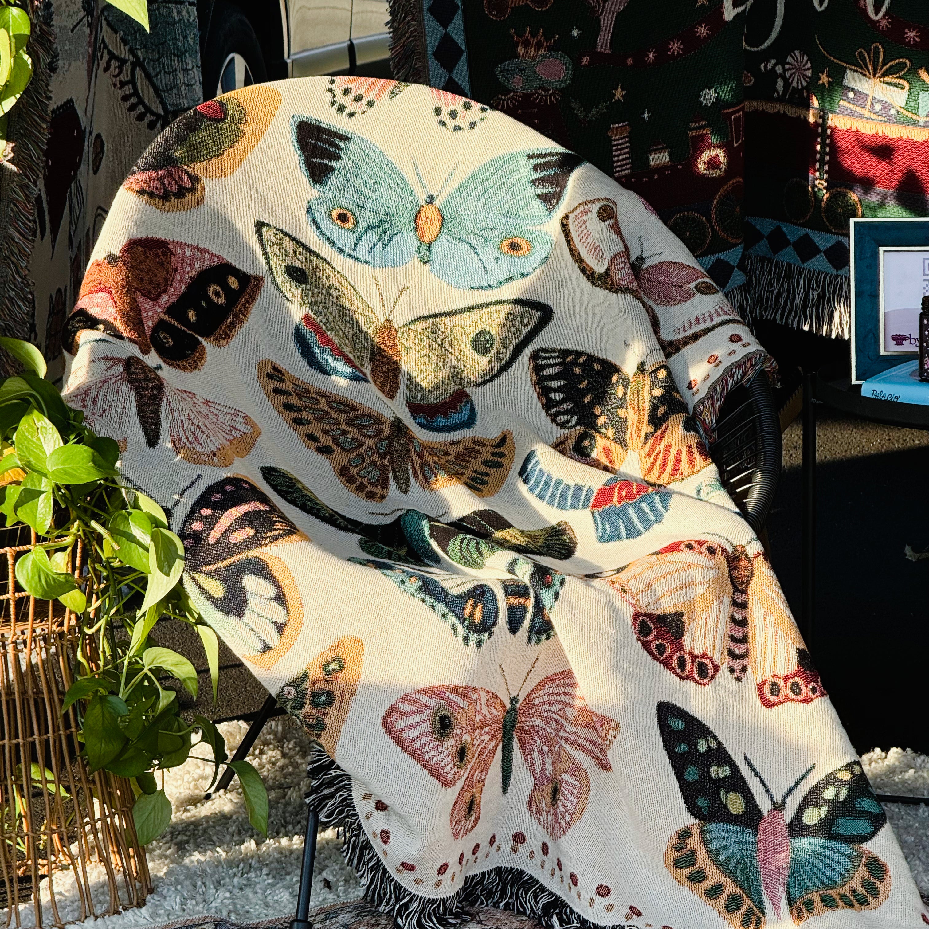 The Lilly Woven Blanket
