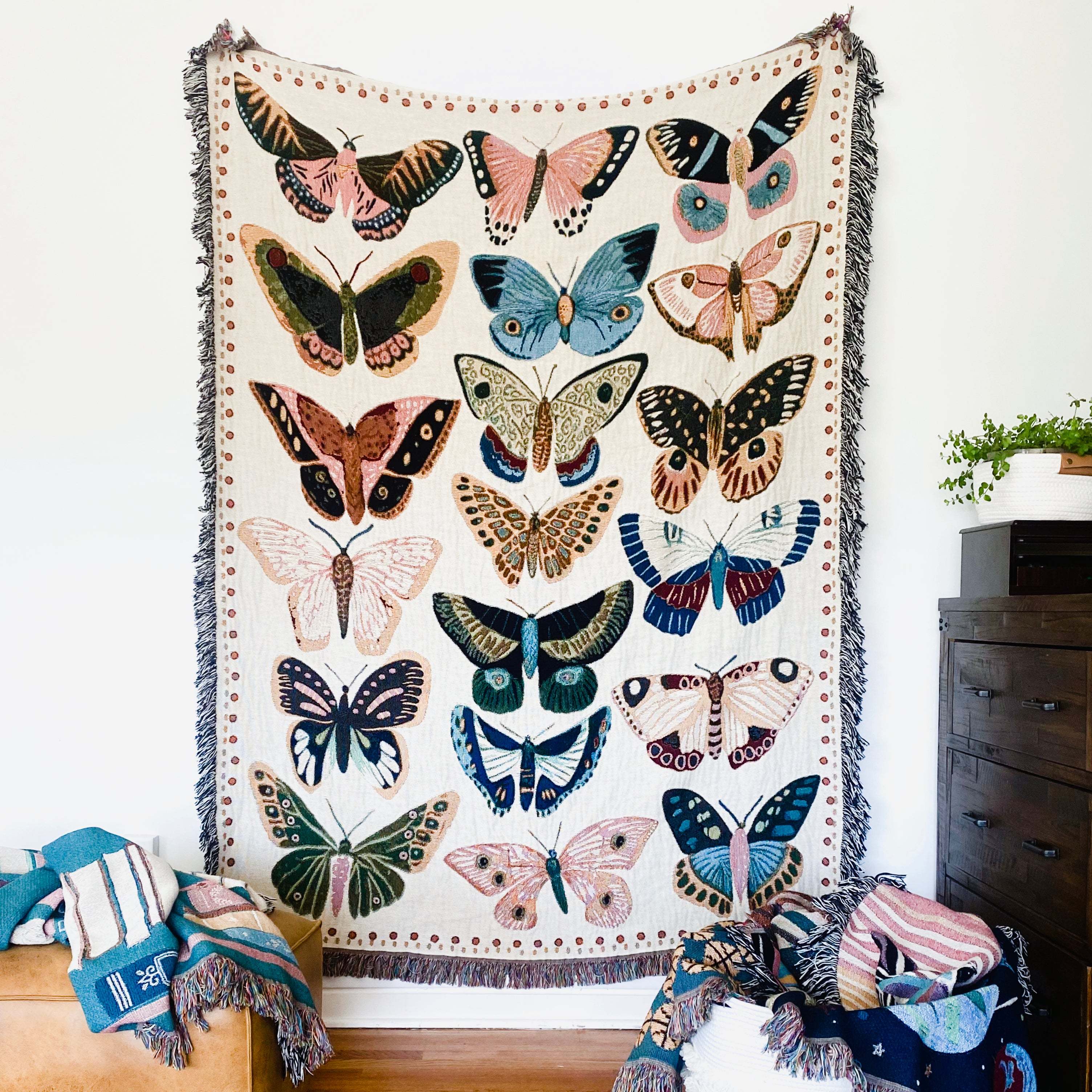 The Lilly Woven Blanket