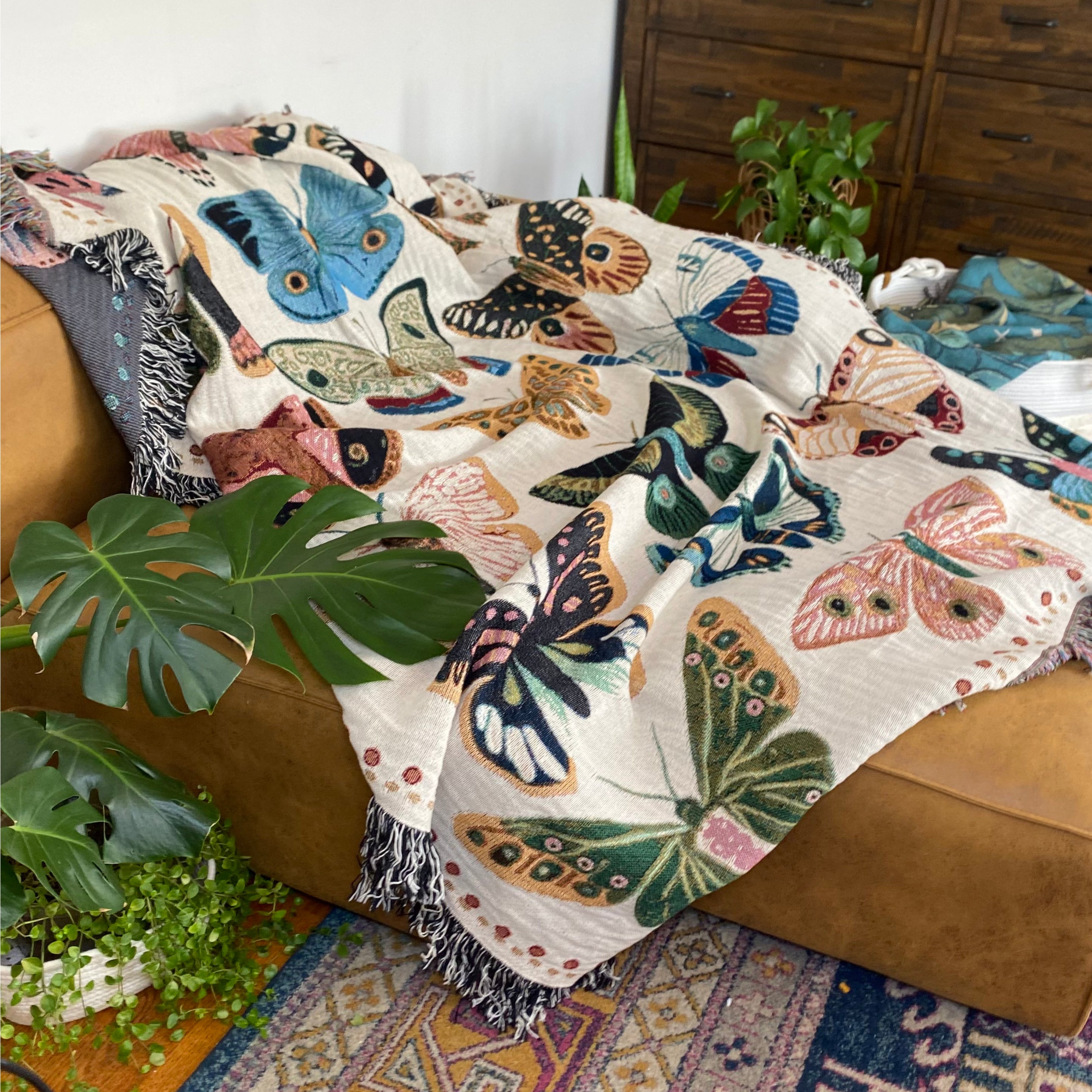 The Lilly Woven Blanket
