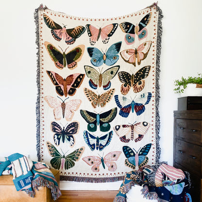 The Lilly Woven Blanket