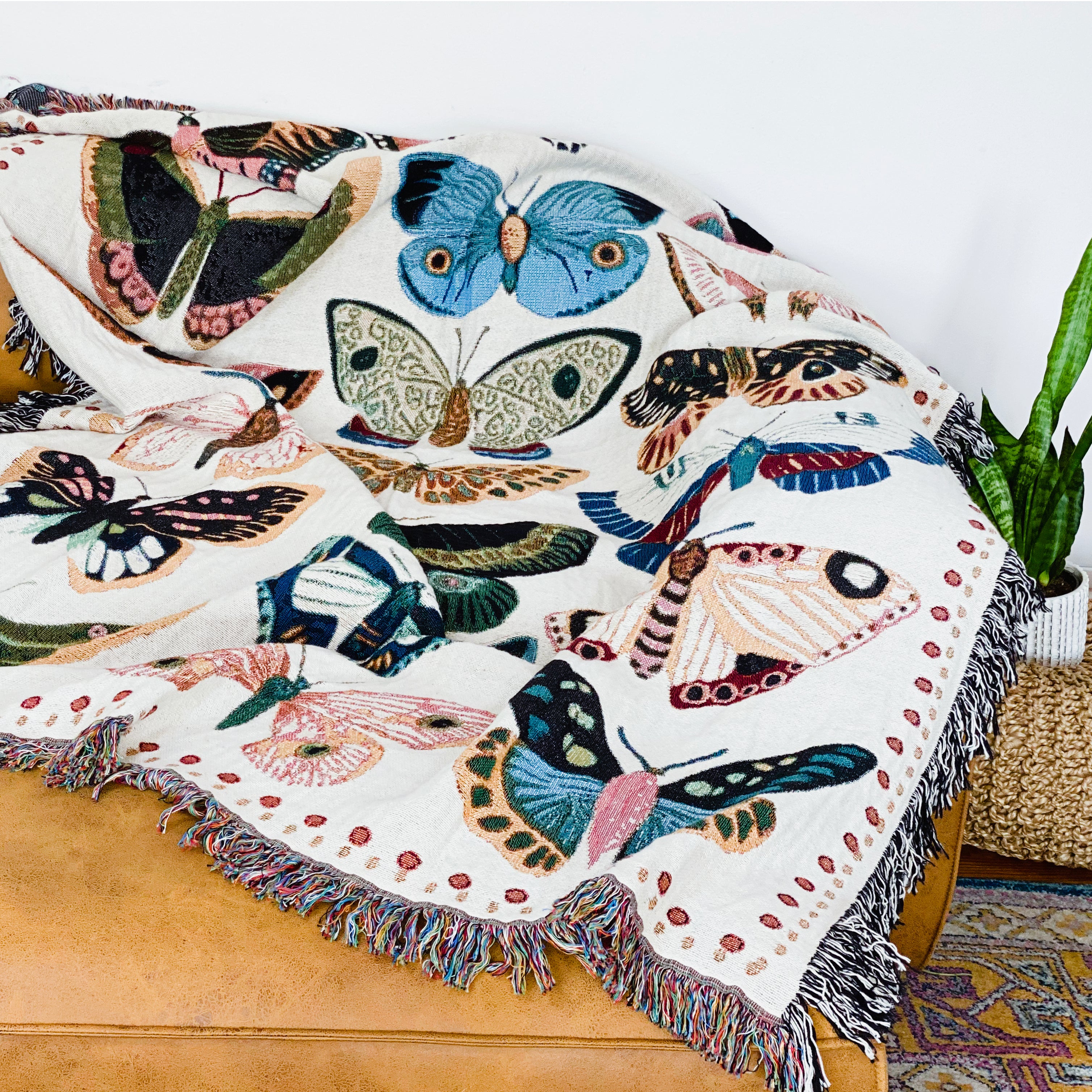 The Lilly Woven Blanket