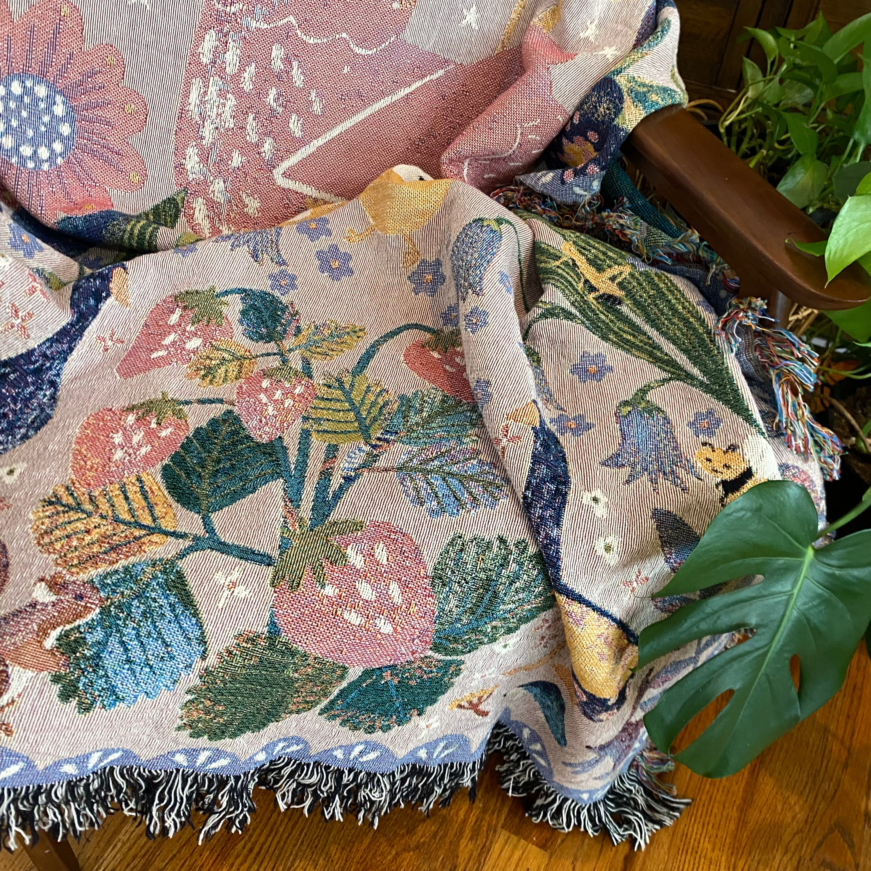 The Welcomie Woven Blanket
